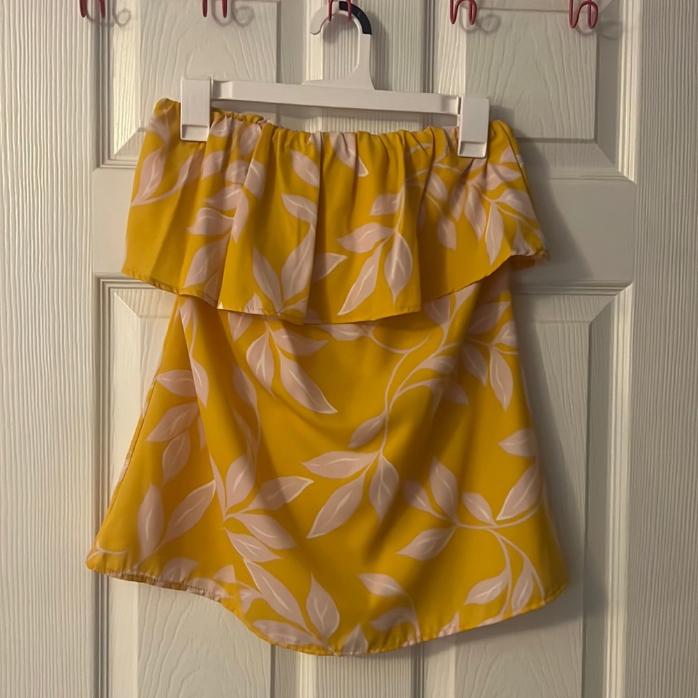 Vici yellow floral ruffle tube top size medium